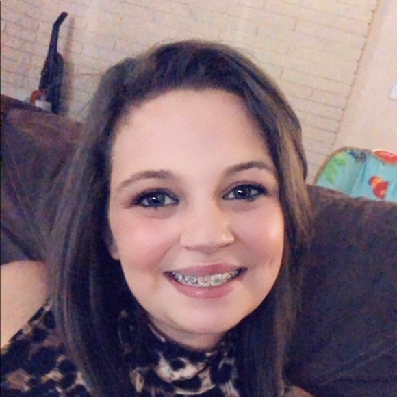 Meet your Posher, Breanna - Picture 1 of 1